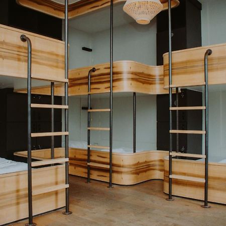 King Kong Hostel Роттердам Экстерьер фото