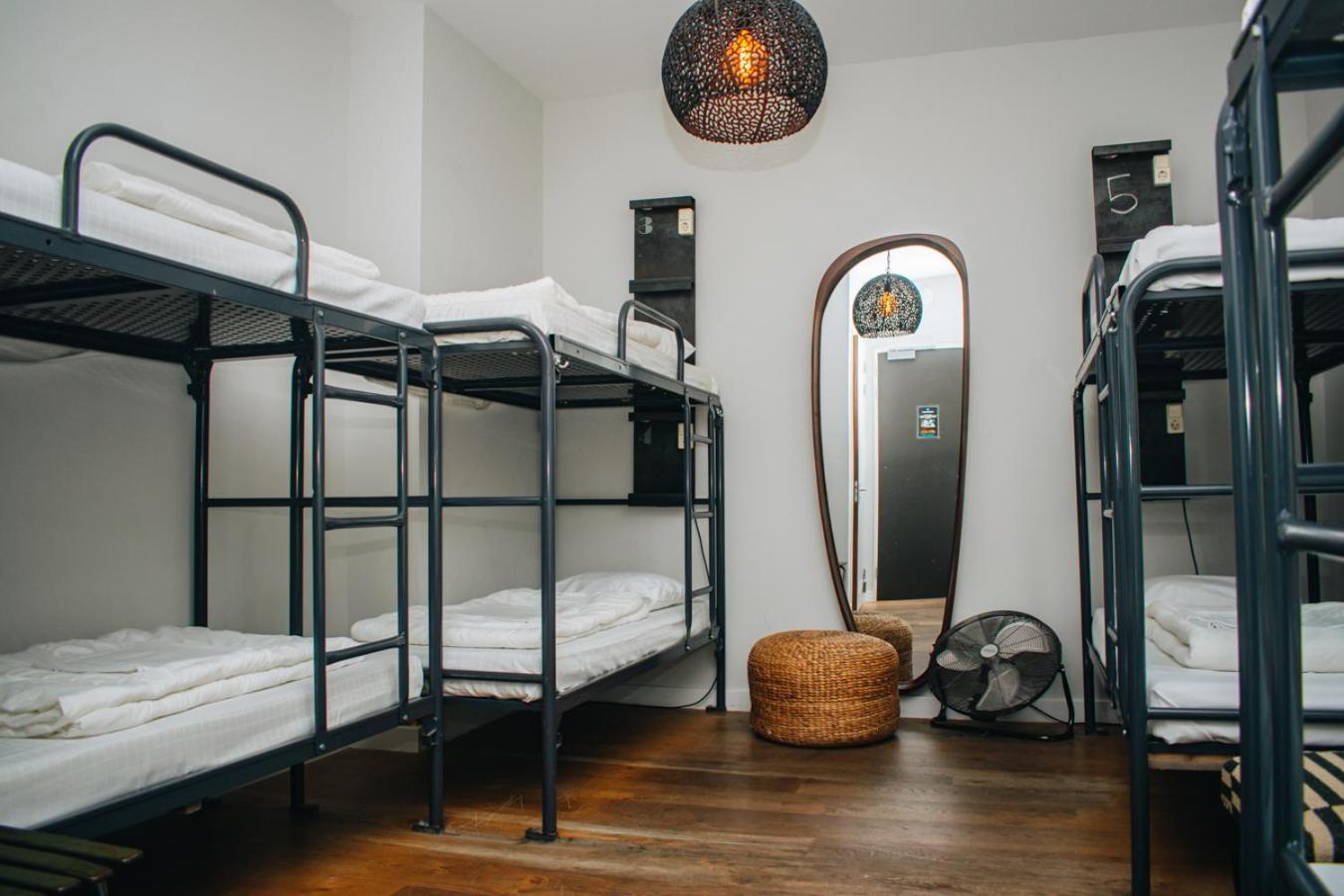 King Kong Hostel Роттердам Экстерьер фото