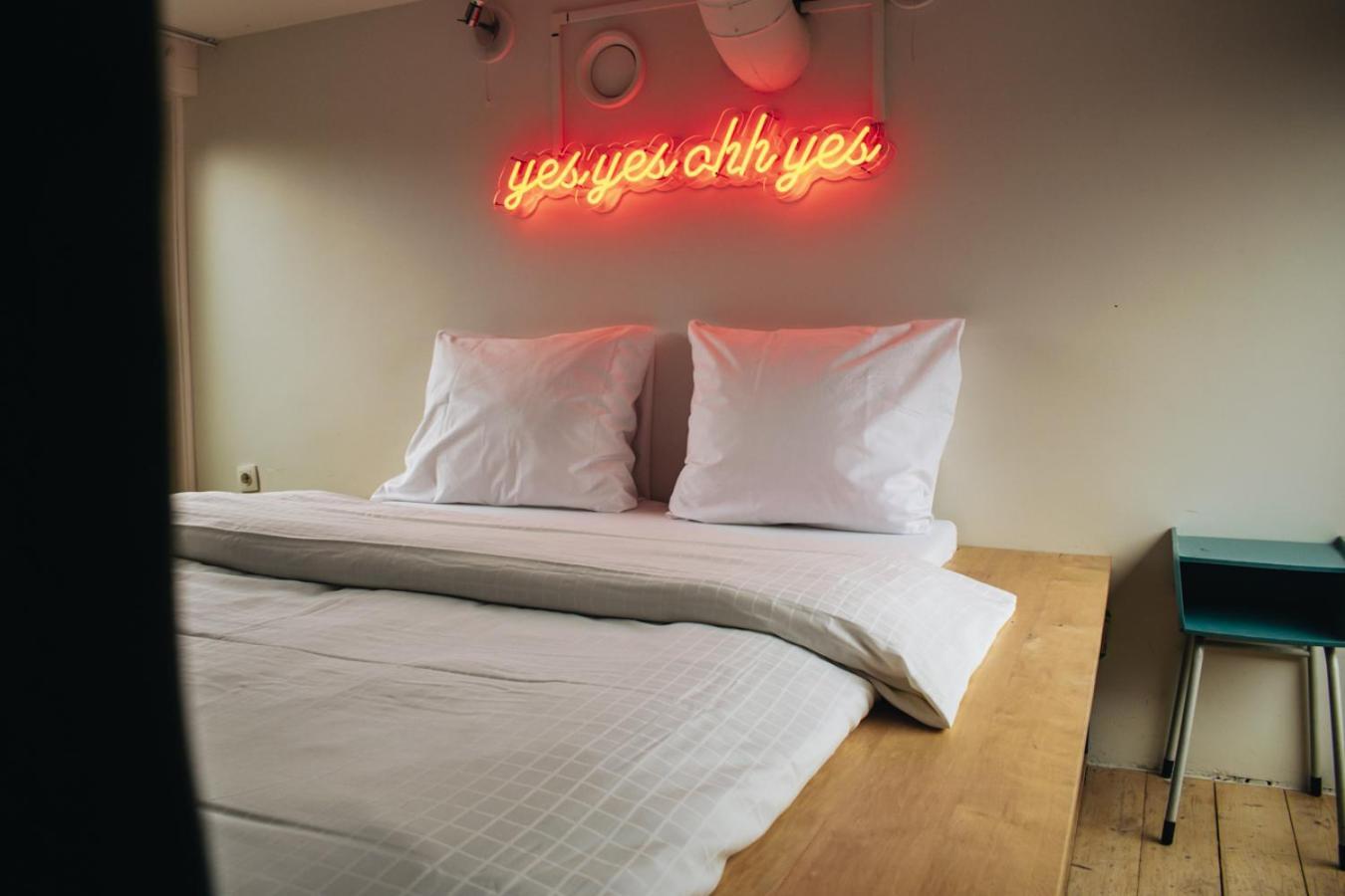 King Kong Hostel Роттердам Экстерьер фото
