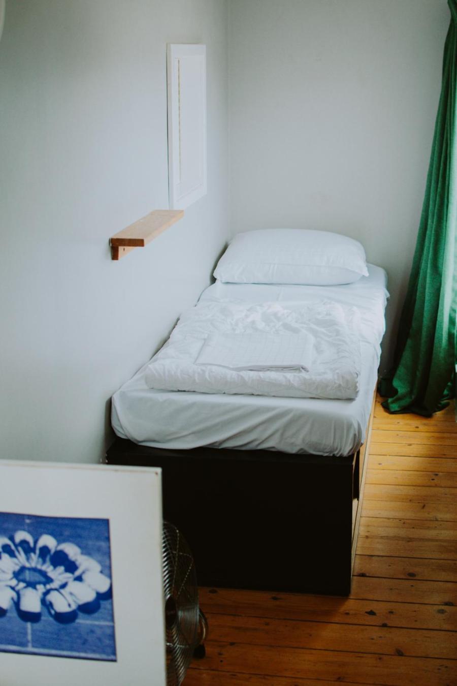King Kong Hostel Роттердам Экстерьер фото