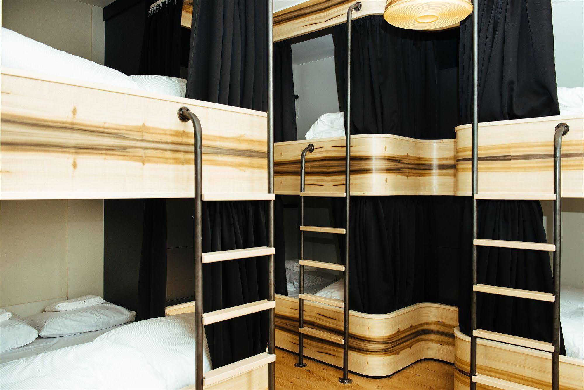 King Kong Hostel Роттердам Экстерьер фото