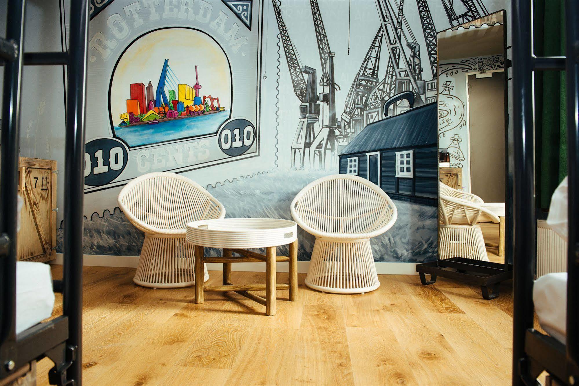 King Kong Hostel Роттердам Экстерьер фото